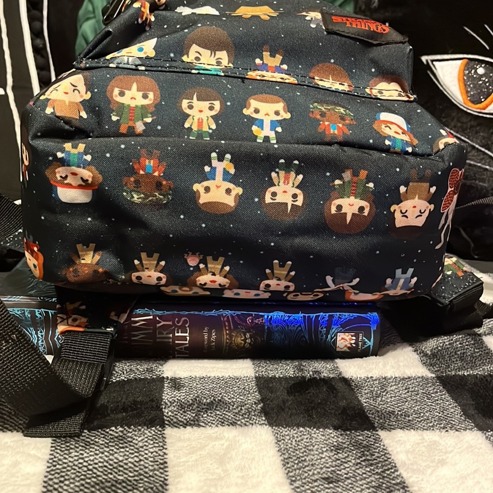 Hot Topic Stranger Things mini backpack - Picture 8 of 13